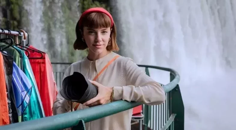 Em 'Vale Tudo', Solange recebe ajuda de homem inesperado após beber demais