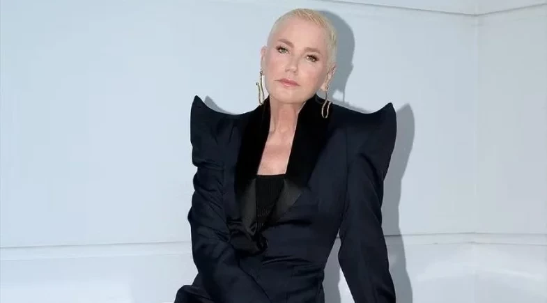 Xuxa desabafa sobre pressão ao envelhecer sob os holofotes: ''Não é fácil''