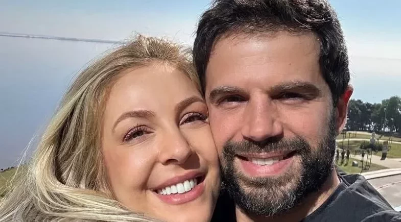 Duda Nagle assume relacionamento com nutricionista e recebe benção de Sabrina Sato