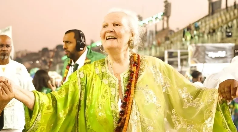 Morre Maria Augusta Rodrigues, ícone do carnaval carioca, aos 83 anos