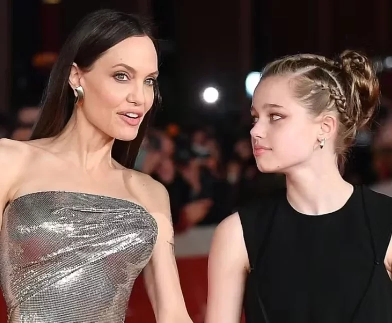 Angelina Jolie passa por crise após filha sair de casa para morar com namorada, diz site