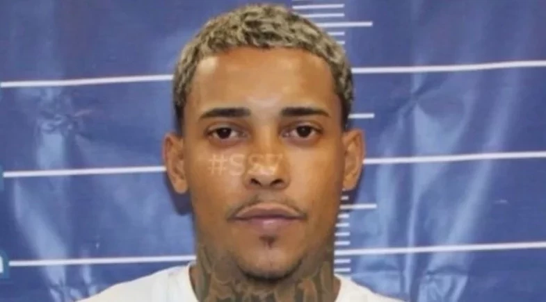 MC Poze posta foto de quando estava preso e faz reflexão: “Forte”