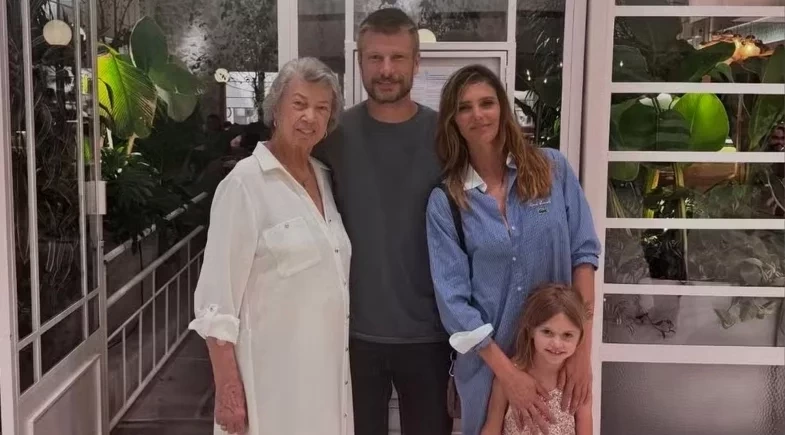 Fernanda Lima homenageia sogra Suza Hilbert uma semana após sua morte