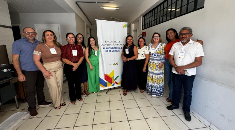 Secretário de Educação de Simplício Mendes participa de encontro técnico do MEC para elaboração dos novos planos decenais de educação