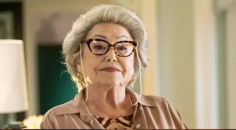 Em 'Dona de Mim', Rebeca confronta Abel e Rosa faz exigência chocante