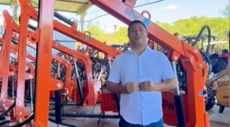 Tamboril do Piauí fortalece agricultura com nova roçadeira articulada