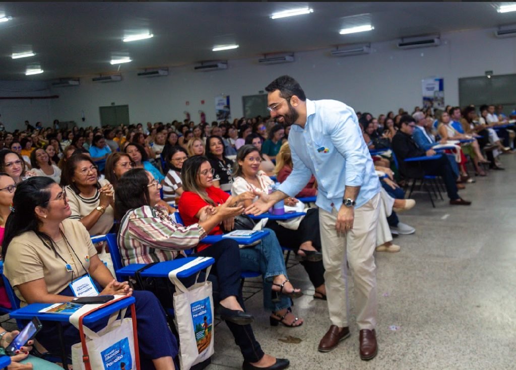  Prefeito Francisco Emanuel participa da abertura do I Encontro de Educação da Rede Municipal de Parnaíba - Imagem 3