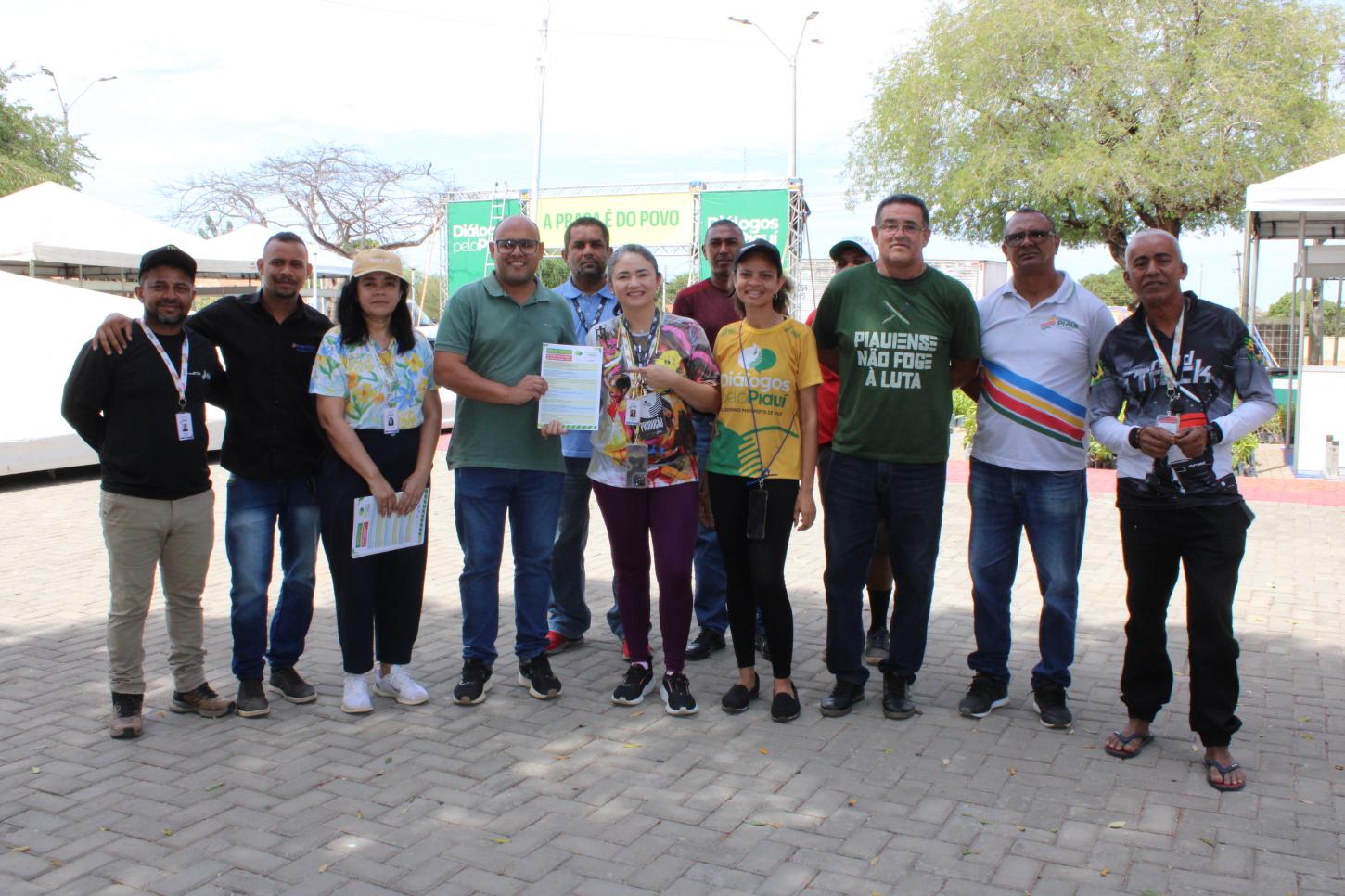 Prefeito Rogério Castro acompanha preparativos para a Feira de Serviços do “Diálogos pelo Piauí” - Imagem 2