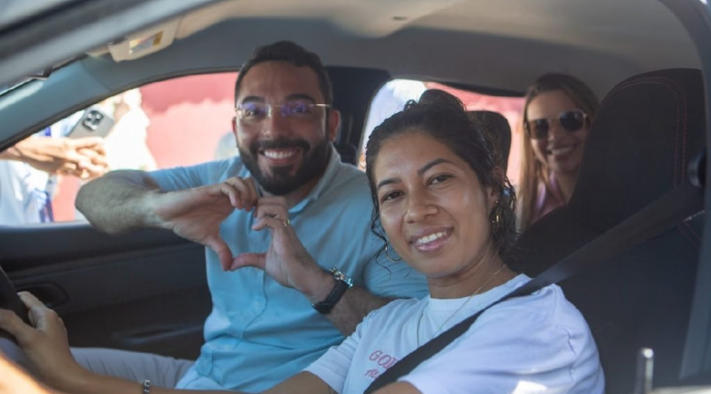 Ganhadores do sorteio de aniversário de Parnaíba se emocionam com recebimento de prêmios