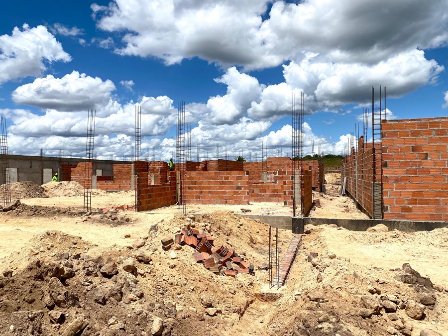 Vice-governador Themístocles Filho e deputado Marcos Aurélio visitam obras do IFPI em Esperantina - Imagem 4