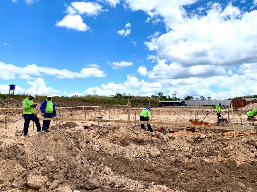 Vice-governador Themístocles Filho e deputado Marcos Aurélio visitam obras do IFPI em Esperantina - Imagem 2