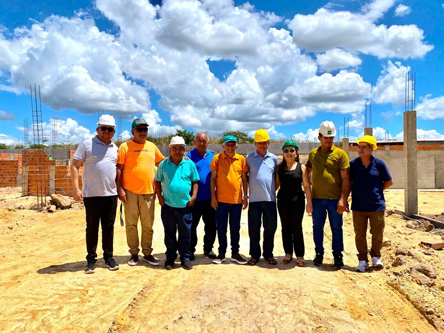 Vice-governador Themístocles Filho e deputado Marcos Aurélio visitam obras do IFPI em Esperantina - Imagem 5