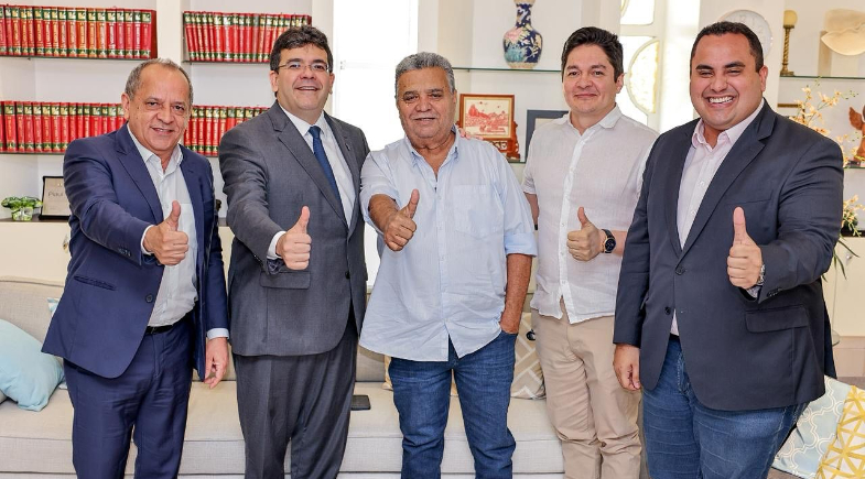 Prefeito de Regeneração participa de agenda com governador Rafael Fonteles 