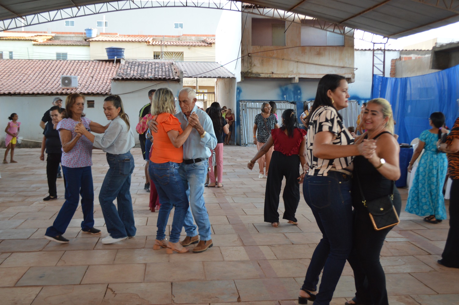 Alegria e integração marcam o primeiro Forró dos Idosos em Marcolândia - Imagem 8