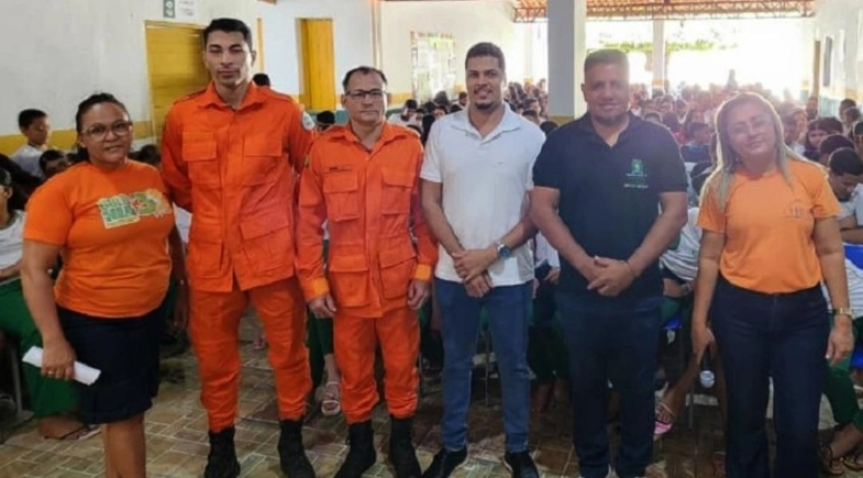Escola Municipal Eliseu Barroso recebe palestra sobre prevenção e combate a queimadas