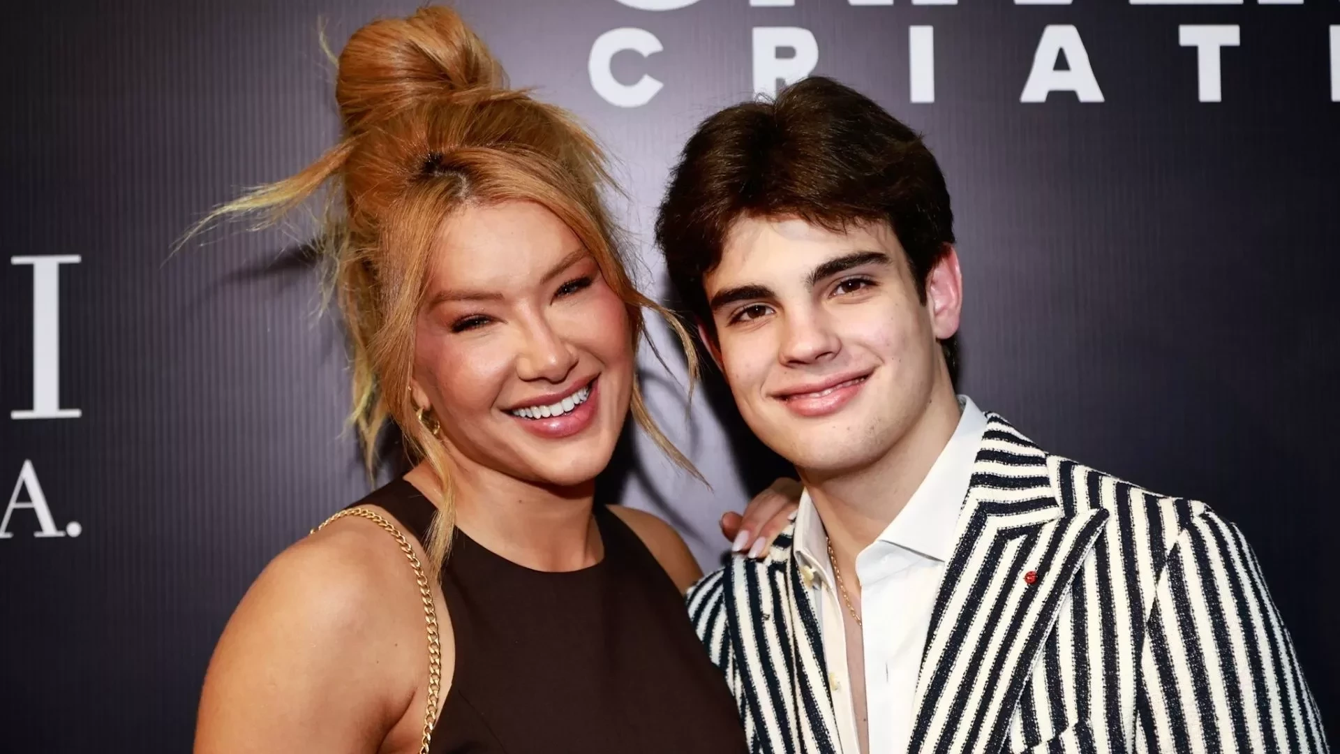 Caçula de Faustão vai à festa do irmão com ex-bailarina 19 anos mais velha; saiba quem é!