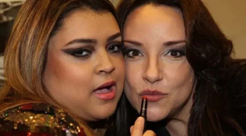 Ana Carolina homenageia Preta Gil durante show em São Paulo