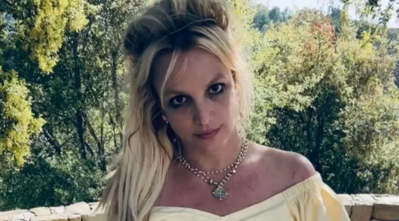 Britney Spears posa nua em nova postagem e detalhe inusitado chama atenção