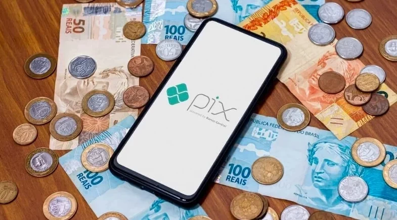 Pix inesperado vai cair na conta desses 3 signos ainda este mês