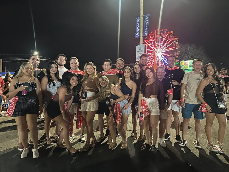 Foliões no Pirifolia