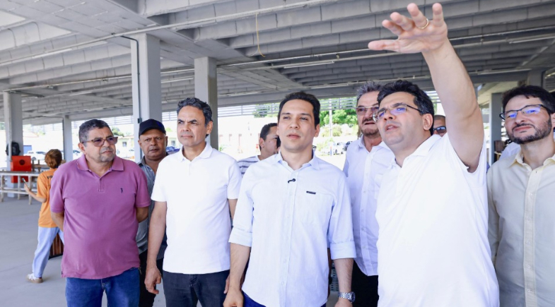 Em companhia do prefeito Dr. Gilberto Júnior, Rafael Fonteles elogia novo prédio da Prefeitura de Uruçuí