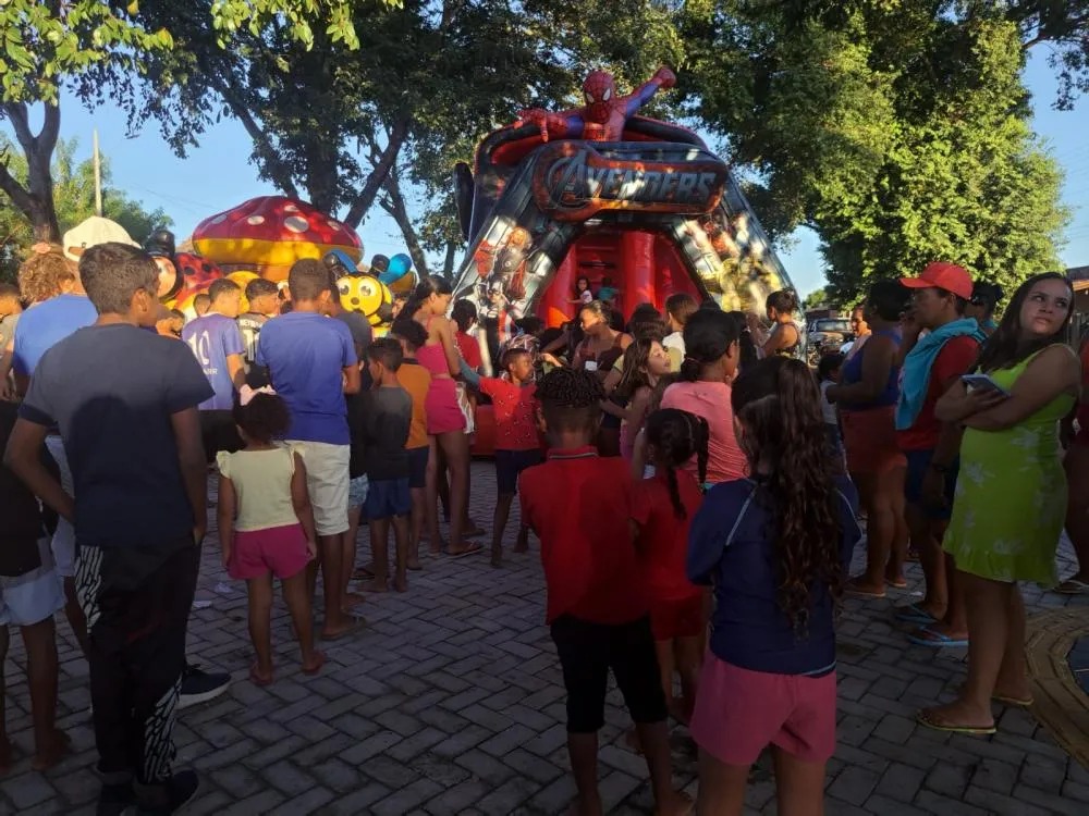 Prefeitura de São Gonçalo do Gurgueia leva brinquedos e atividades às crianças - Imagem 1