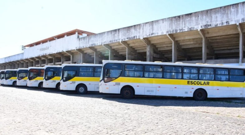 Prefeitura de Floriano inicia vistoria da nova frota de transporte escolar da rede municipal