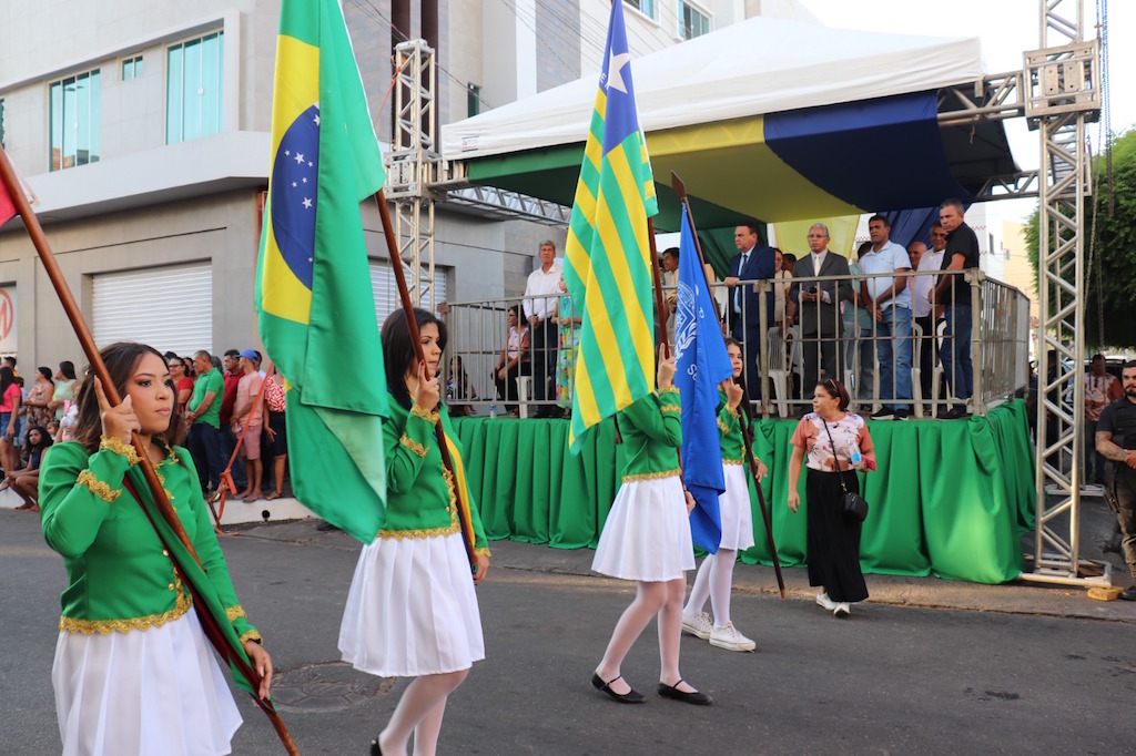 Desfile Cívico de 7 de Setembro reúne multidão em São Raimundo Nonato - Imagem 5