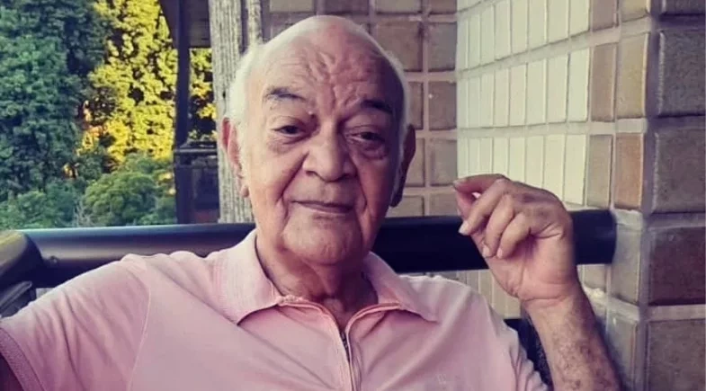 José Santana, voz de Chuck Norris e ícone da dublagem, morre aos 83 anos