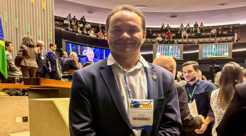 Prefeito Pedro Gomes participa de mobilização municipalista em Brasília