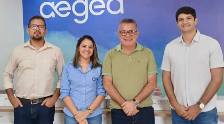 Prefeito Tropi trata de obras e abastecimento em Nazária