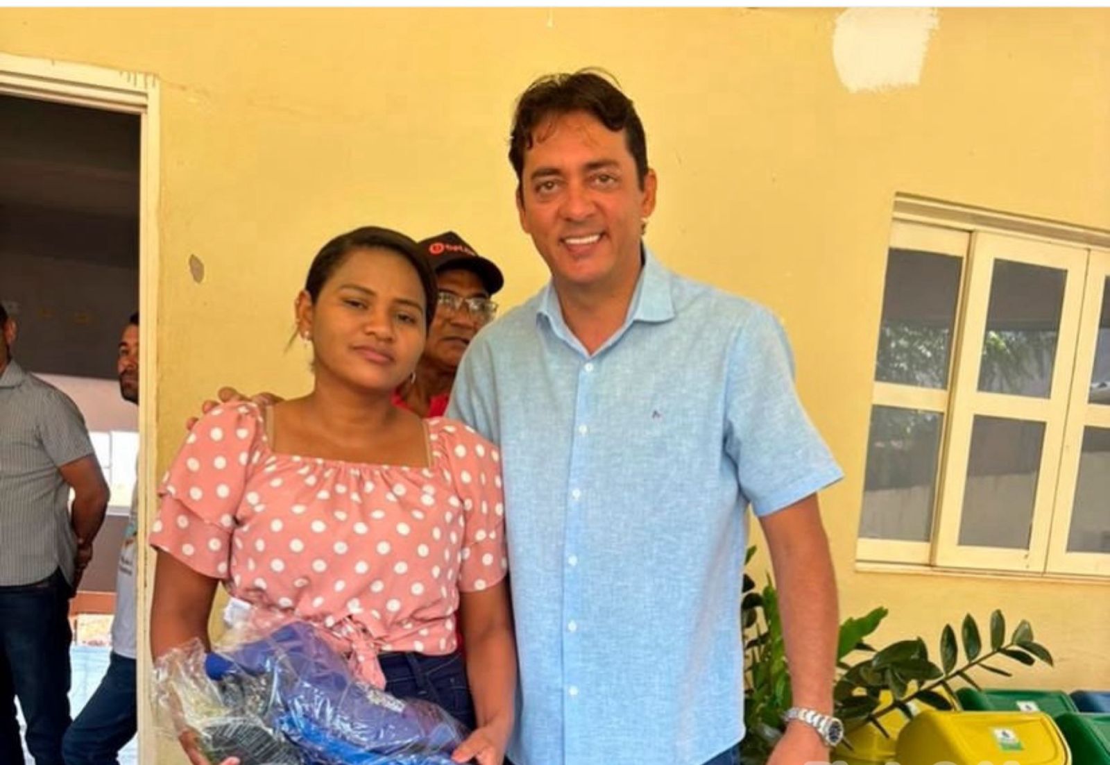 Prefeitura de Riacho Frio realiza entrega de novos  EPIs aos profissionais de limpeza do município  - Imagem 1