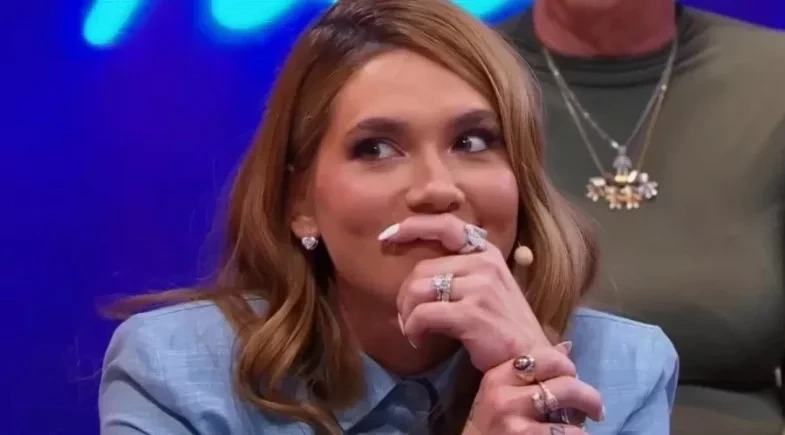 Virginia Fonseca admite bisbilhotar celular de ex: “Deu raiva”