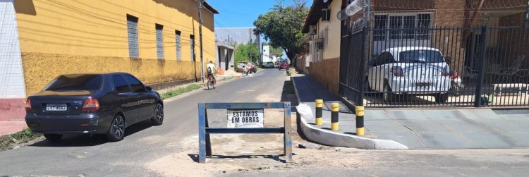 Prefeitura de Floriano percorre 13 bairros com Operação Tapa-Buracos no mês de agosto - Imagem 6