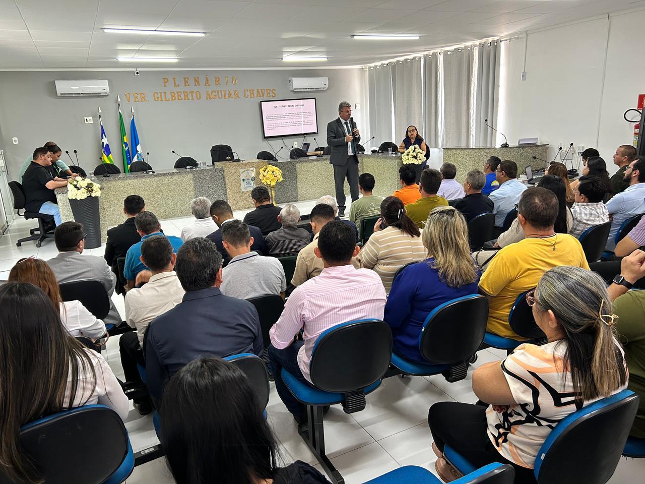 Reunião apresenta implantação do Campus do IFPI em Esperantina - Imagem 1