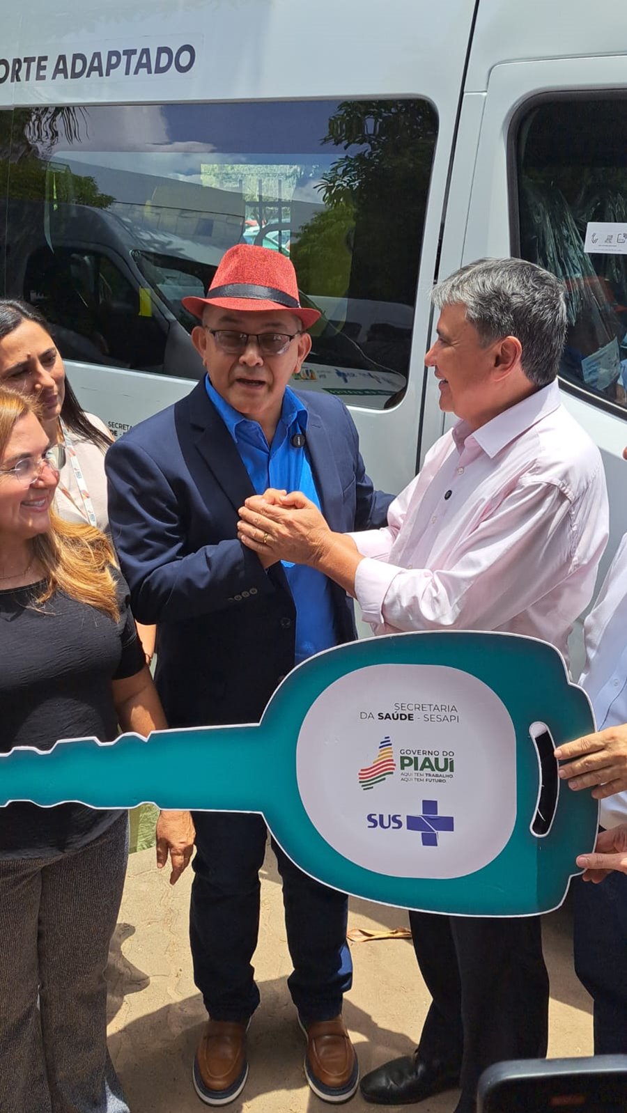 São João do Arraial recebe Van Adaptada para pacientes com deficiência - Imagem 1