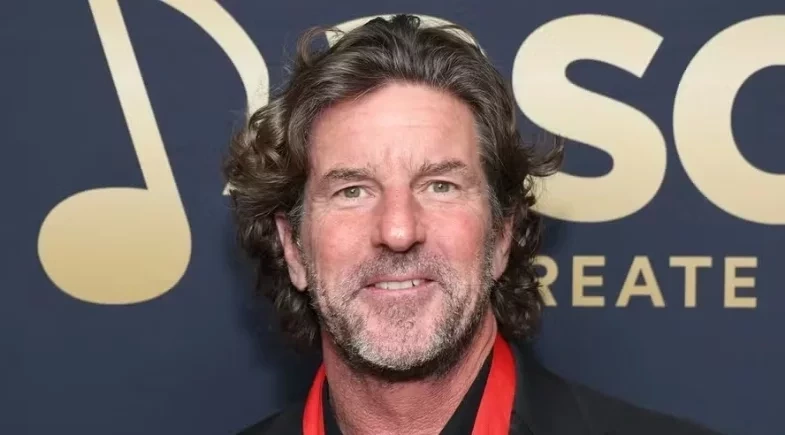 Brett James, compositor de “Jesus, Take the Wheel”, morre em acidente aéreo nos EUA