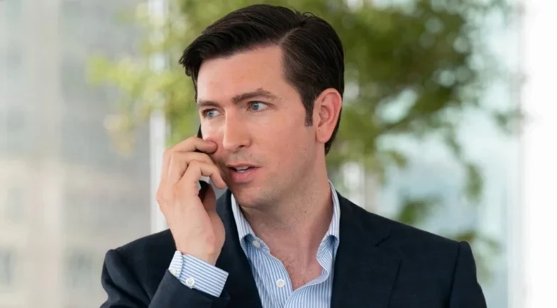 Nicholas Braun, astro de ‘Succession’, é preso nos EUA; saiba o motivo!