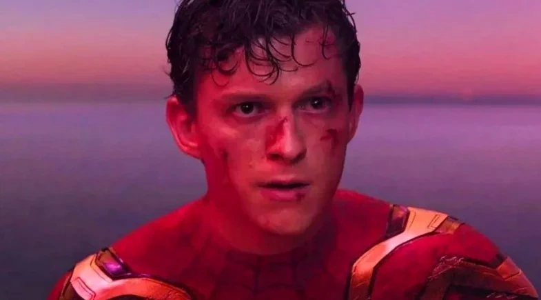 Tom Holland sofre acidente em gravação de filme e filmagens são canceladas