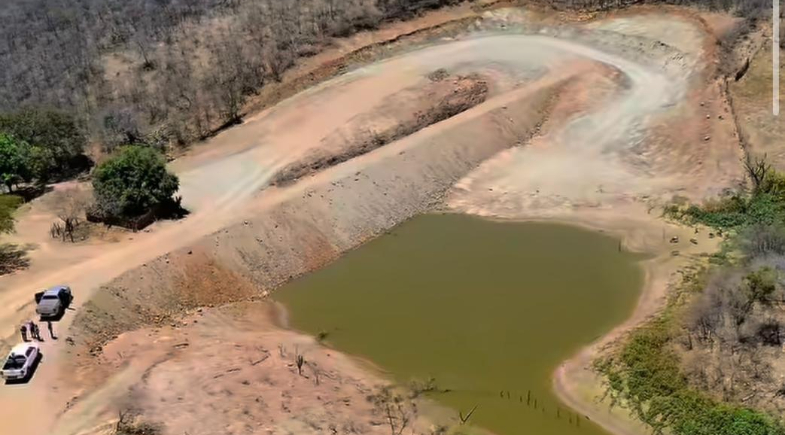 Prefeitura de Queimada Nova realiza ampliação de Barragem na Comunidade Serra Grande