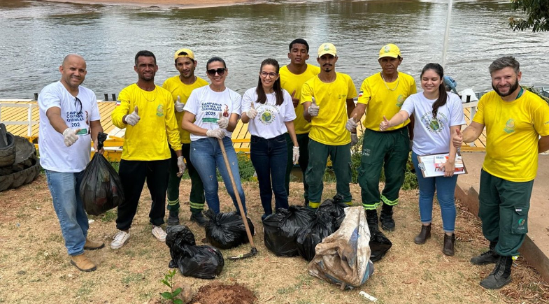Secretaria de Meio Ambiente promove ação de limpeza e realiza plantio às margens do Rio Parnaíba
