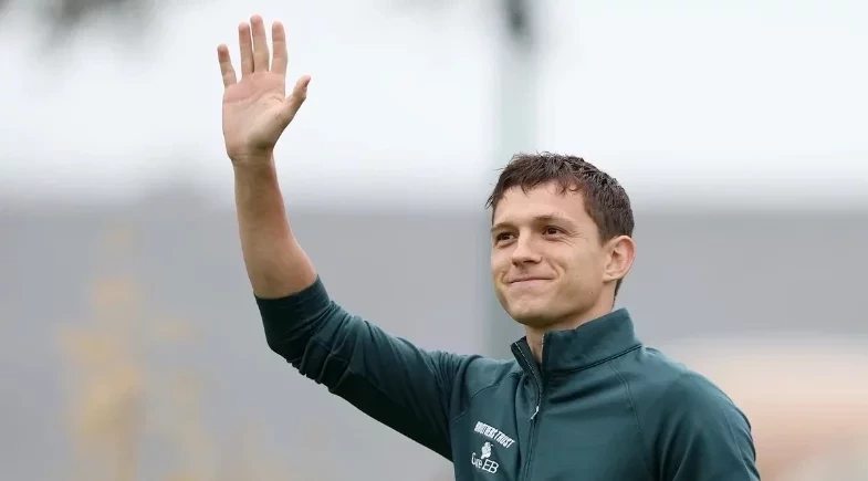 Tom Holland quebra o silêncio após sofrer acidente em set de filmagem