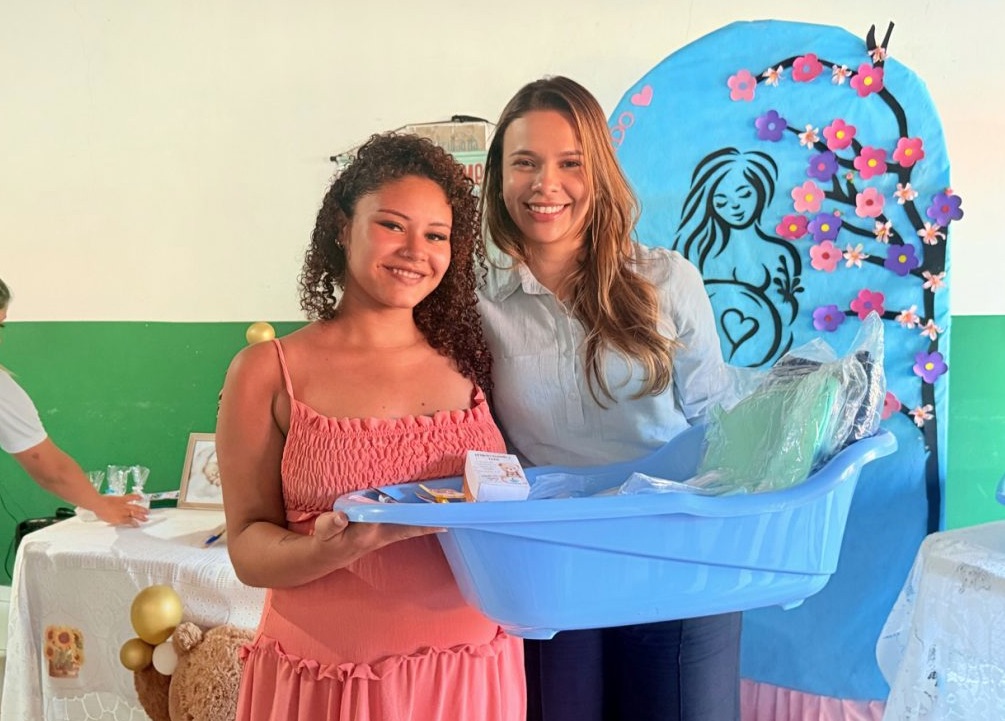 Secretária participa de ações do Projeto Momentos Mamãe&Bebê no CRAS em Parnaíba - Imagem 3
