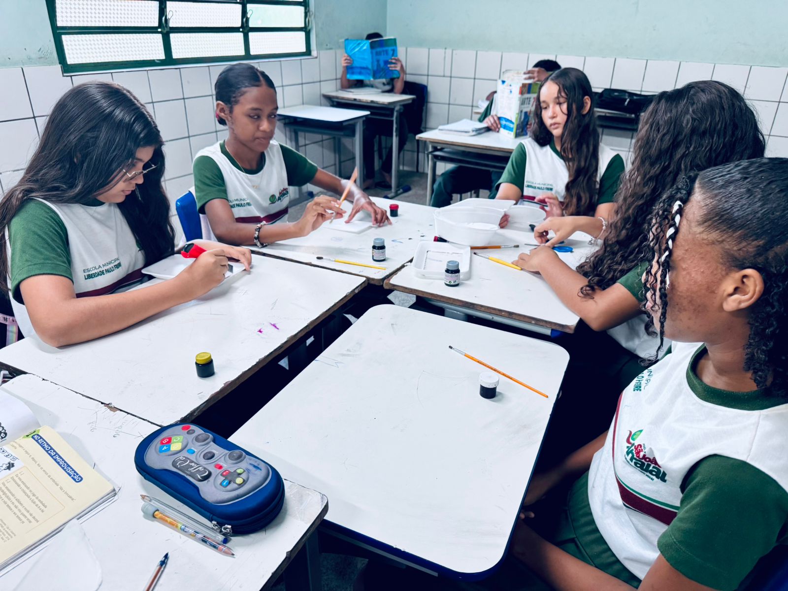 Alunos do 7º Ano da Escola Municipal da Liberdade Paulo Freire Aprendem Xilogravura - Imagem 6