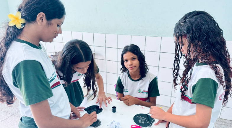 Alunos do 7º Ano da Escola Municipal da Liberdade Paulo Freire Aprendem Xilogravura