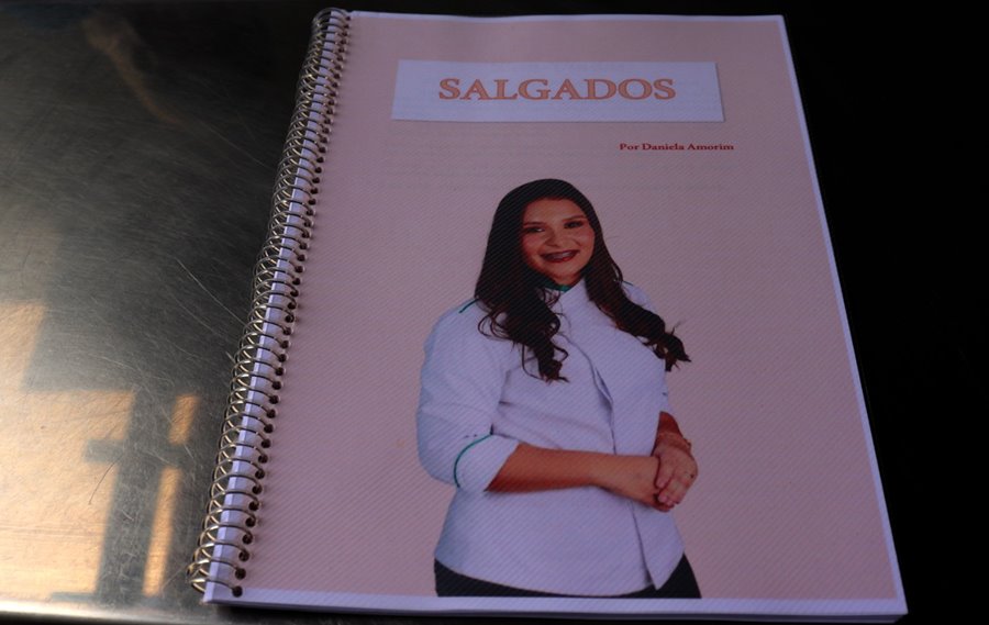 Mulheres participam de curso de Salgados Comerciais promovido pela SEMTAS - Imagem 6