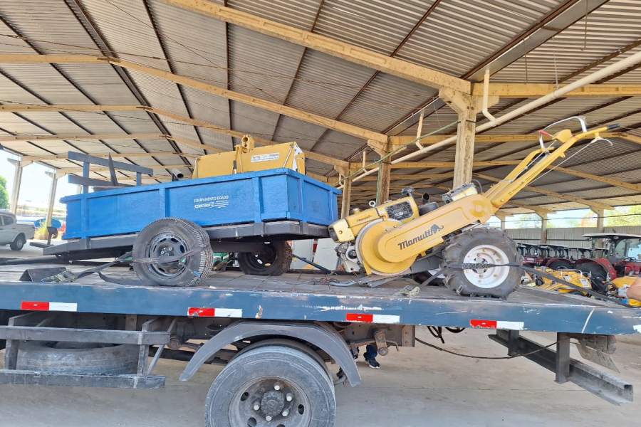 Município de Nazária do Piauí recebe máquina agrícola da Codevasf - Imagem 3