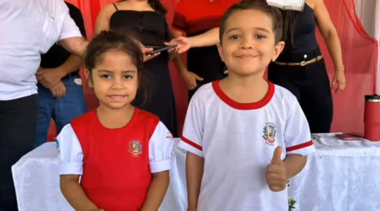 Prefeitura de Pau D'arco do Piauí realiza entrega de fardamentos da rede municipal