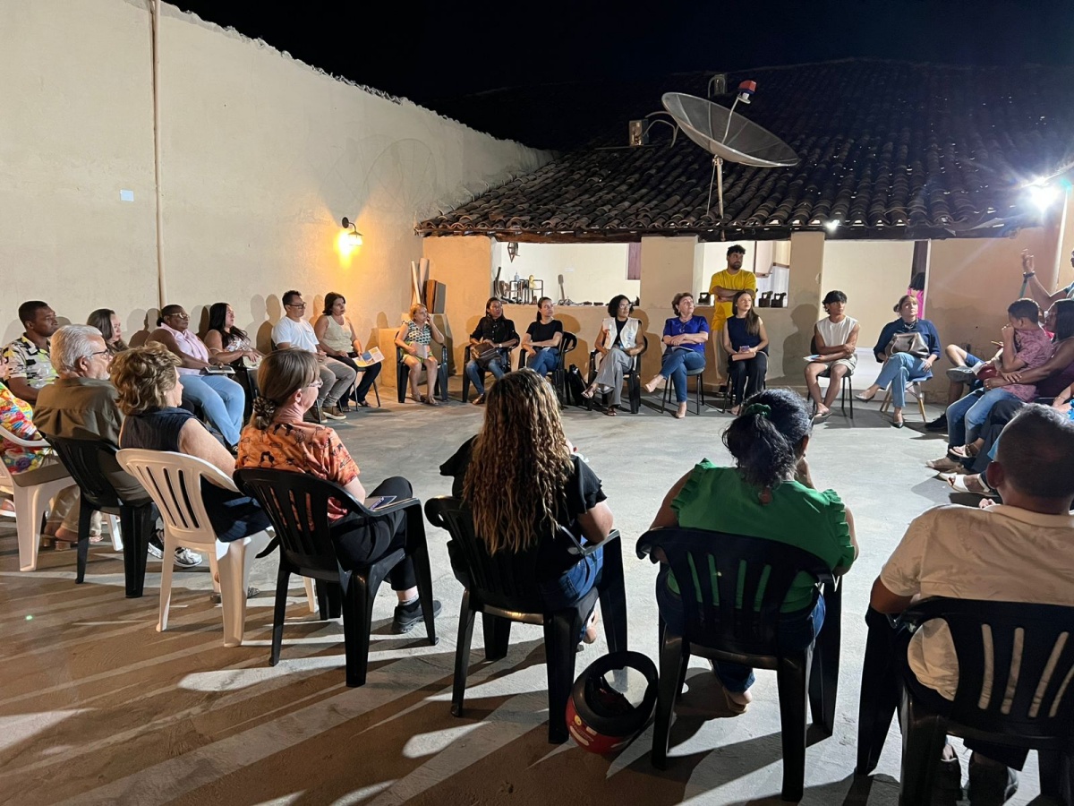 Artesãos locais discutem funcionamento do Ponto de Artesanato (Foto: Reprodução/ Prefeitura de São Raimundo Nonato)