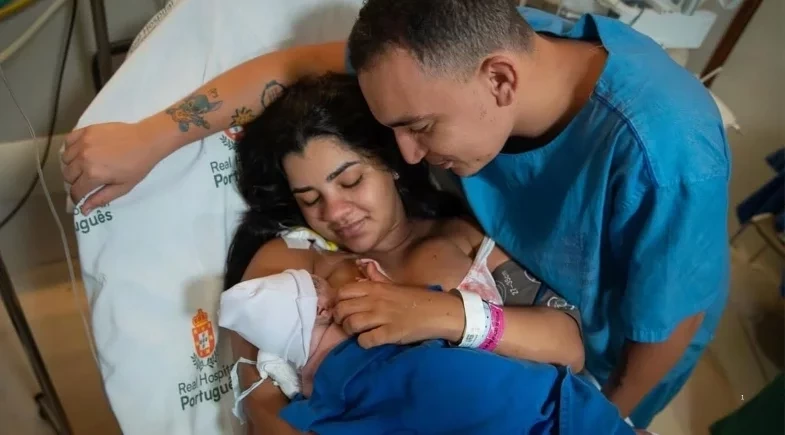 João Gomes e Ary Mirelle mostram rosto do filho pela 1ª vez: “Promessa de Deus”